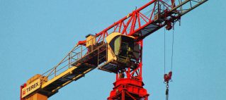 De juiste bouwkraan kiezen bij beperkte ruimte